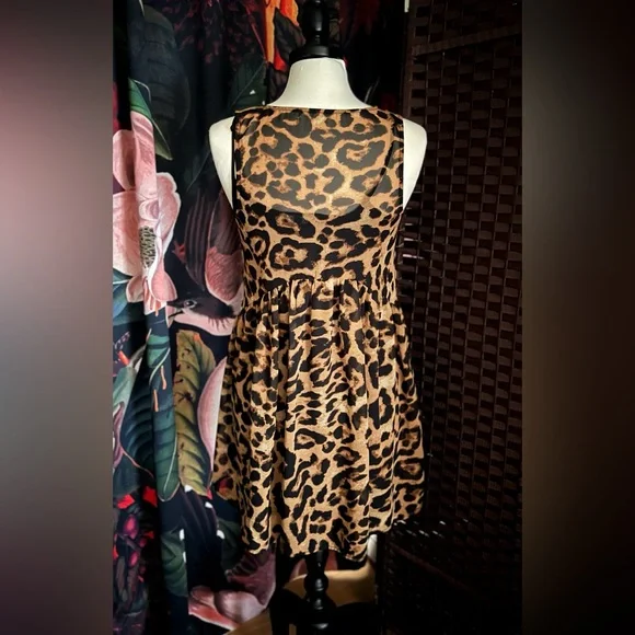 Express Sheer Leopard Print Tunic Top - Picture 2 of 6